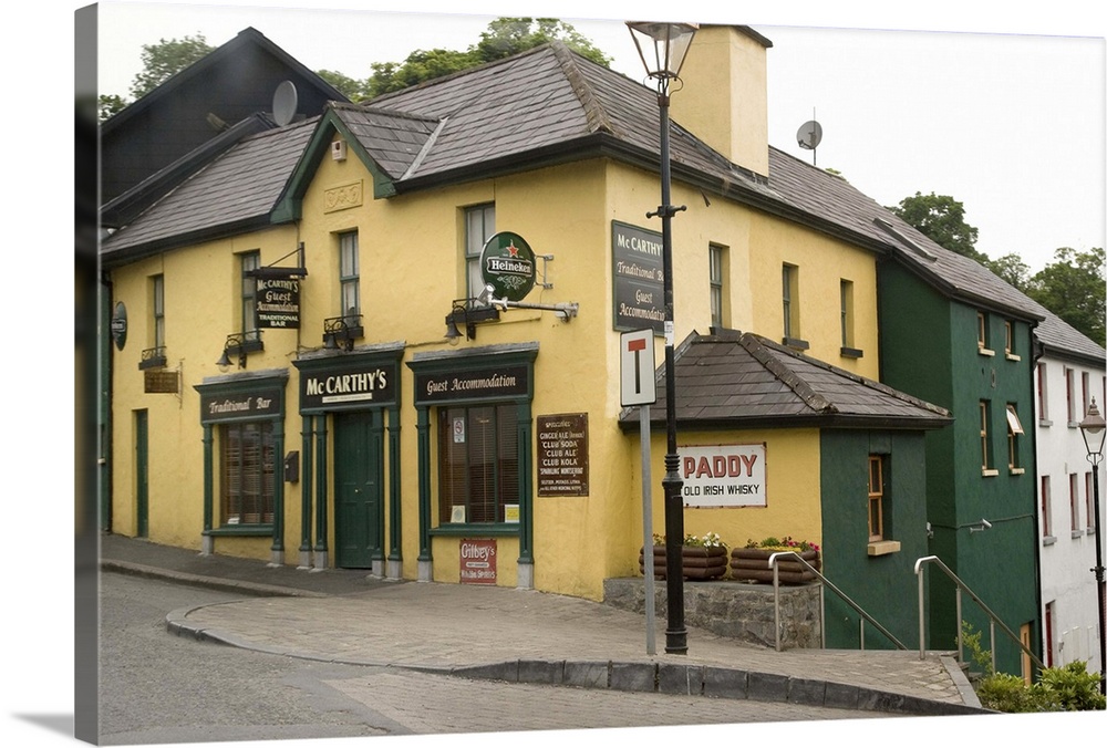 Europe, Ireland, County Mayo, Westport. Traditional Irish pub. Credit as: Wendy Kaveney / Jaynes Gallery / DanitaDelimont....