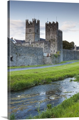 Ireland, County Tipperary, Fethard, Town Walls, Dusk