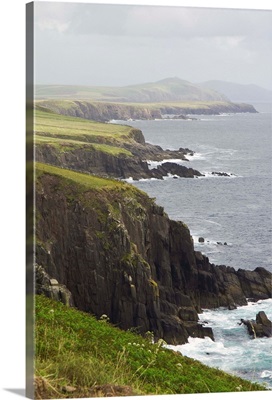 Ireland, Kerry, Dingle Peninsula. Rugged coastline along the Ring of Dingle