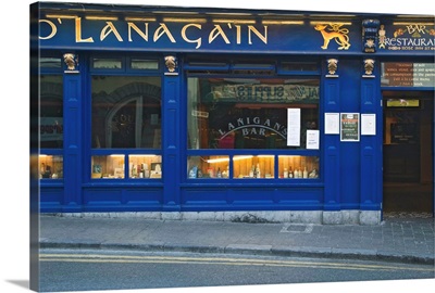Ireland, Kilkenny. Exterior of O'Lanagain bar and restaurant