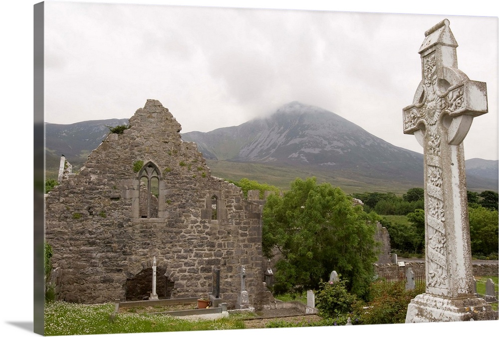 Ireland, Ruins