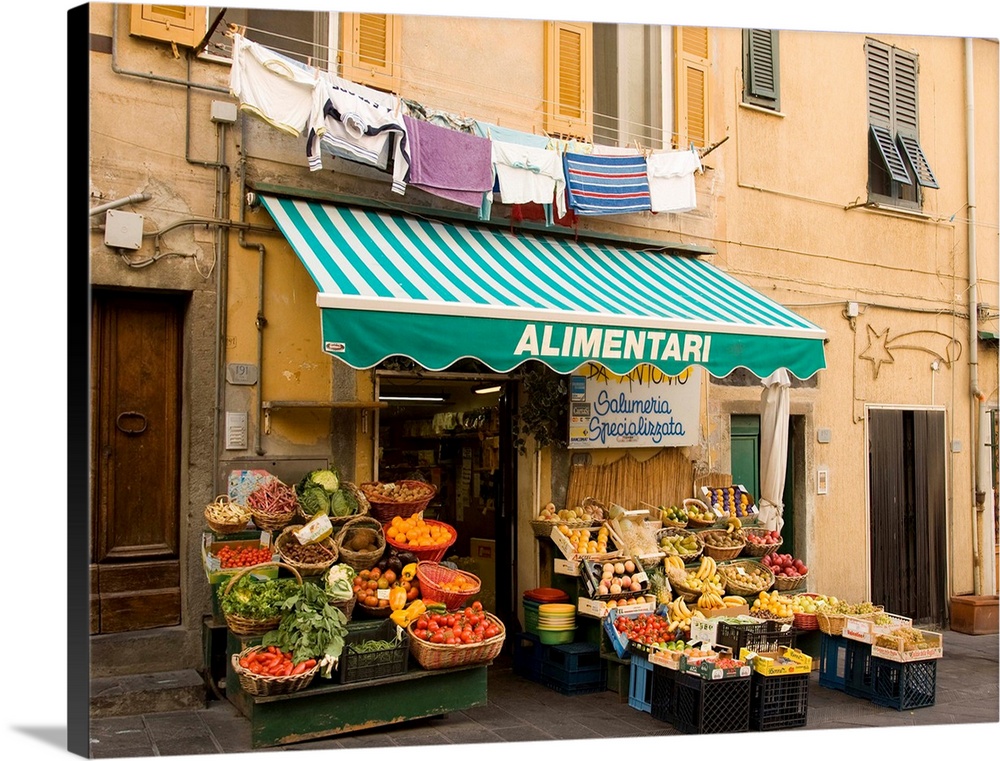 Europe, Italy, Cinque Terre, Riomaggiore. A typical small grocery store.