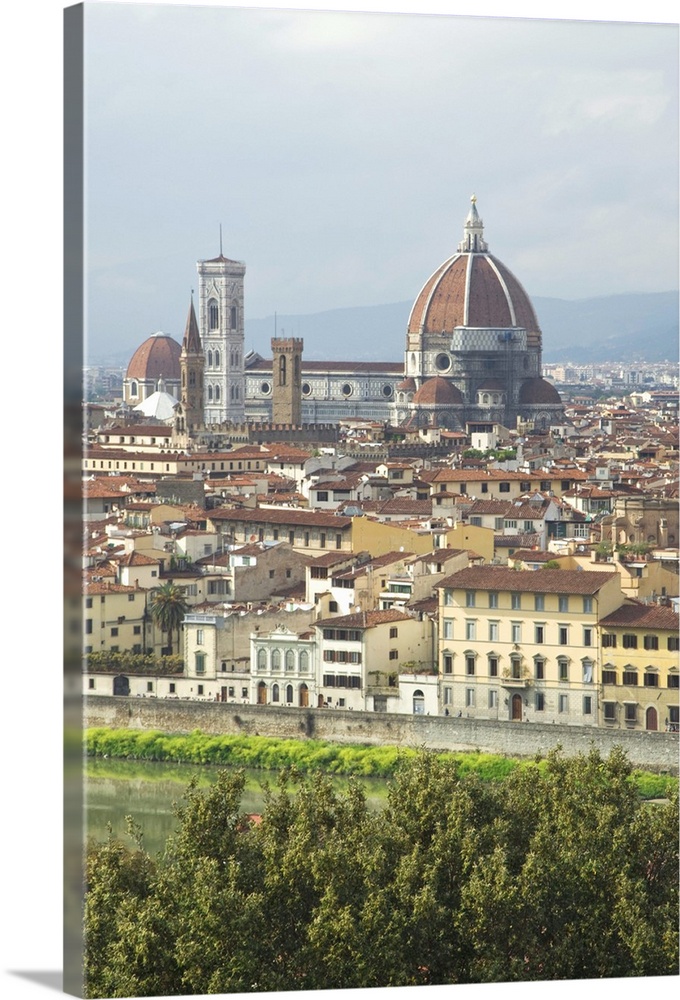 Europe, Italy, Florence. Overview of the city and the River Arno as seen from  Michelangelo Plaza.