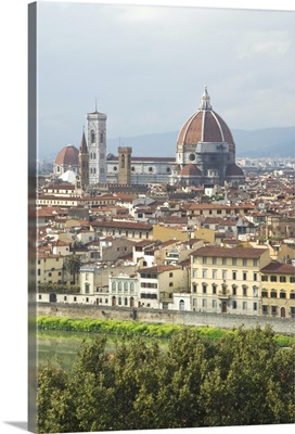 Italy, Florence, Overview of the city and the River Arno as seen from Michelangelo Plaza