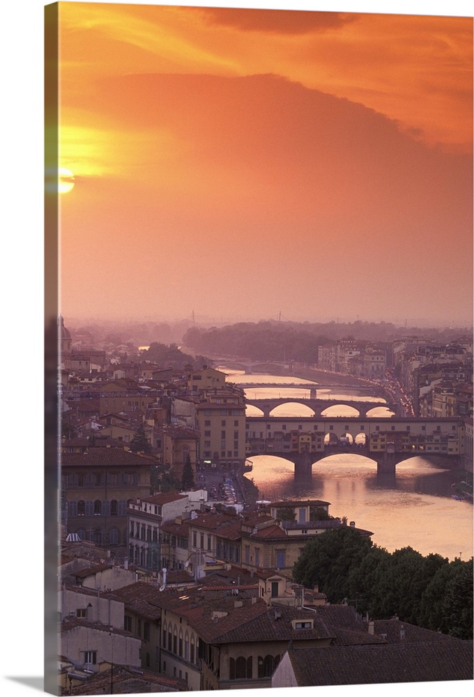Europe, Italy, Tuscanny, Florence. Ponte Vecchio Bridge at sunset, viewed from Piazza Michelangelo