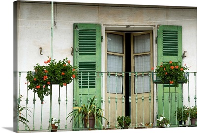 Italy, norhtwestern region of Piedmont, Bobbio Pellice, balcony with green shutters