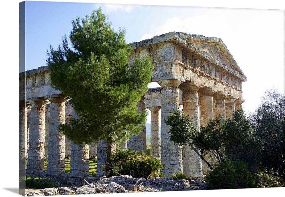Italy, Sicily: Segesta The greek temple is made of 36 columns.