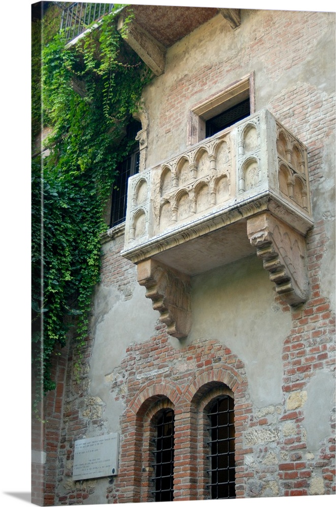 Italy, Verona, Juliet's balcony at Villa Capeletti