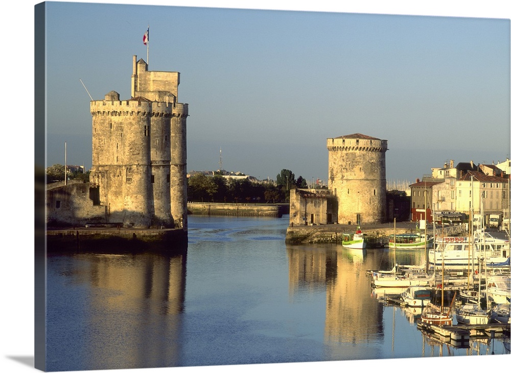 La Rochelle, Charante Maritime, France.Old Port, Tour Saint Nicolas, Tour de la Chaine