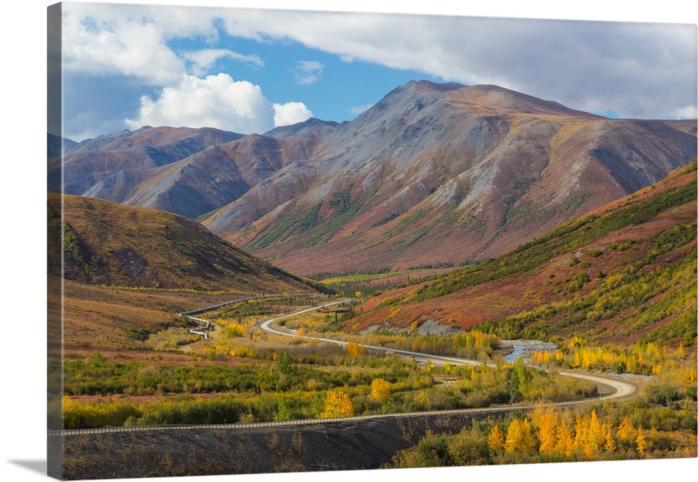 USA, Alaska, Brooks Range. Landscape with Trans-Alaska Pipeline and highway.