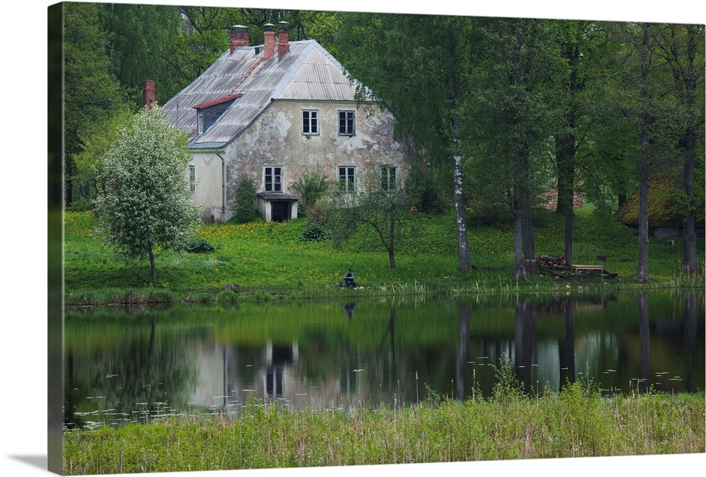 Latvia, Northeastern Latvia, Vidzeme Region, Gauja National Park,  Araisi, village view by Araisi Lake