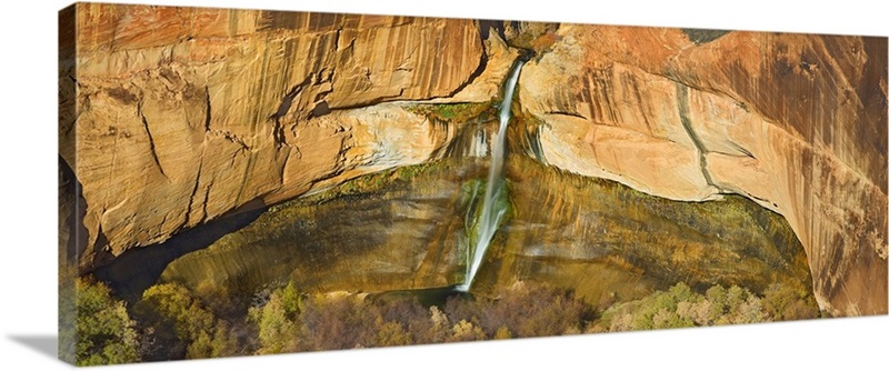 Lower Calf Creek Falls in Grand Staircase-Escalante National Monument ...