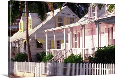 Loyalist cottages in Dunmore Town, Harbour Island, Bahamas