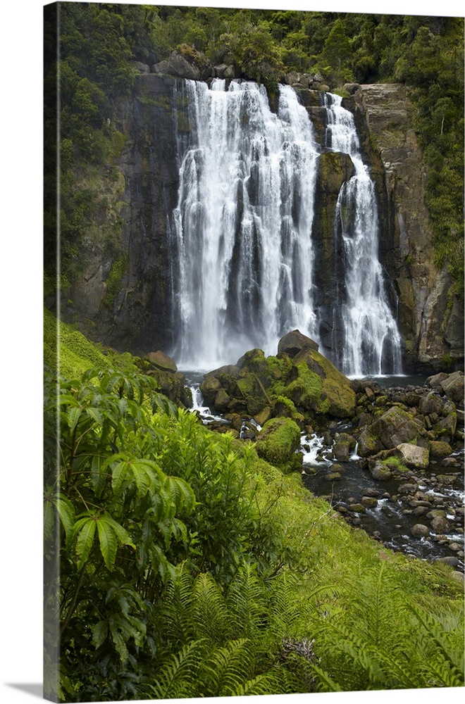 Marokopa Falls, Waitomo District, Waikato, North Island, New Zealand.