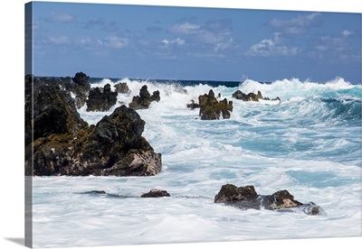 Maui, Hawaii, Waves Crashing In On The Ke'anae Peninsula