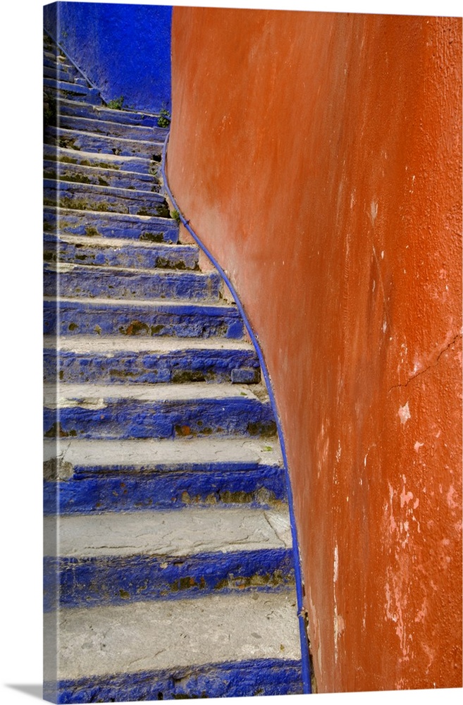 Mexico, Guanajuato, colorful stairs.