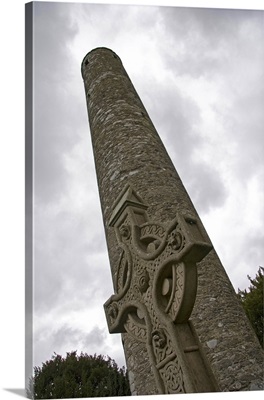 Monastic city Glendalough hosts one of the best preserved round towers in all of Ireland