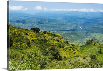 Mountain landscape in Great Blue Nile Gorge, between Addis Ababa and Bahir Dar, Ethiopia