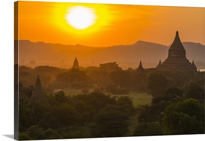 Myanmar, Bagan, Temples at sunset