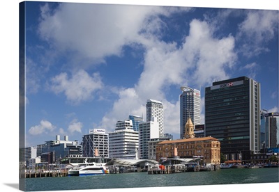 New Zealand, North Island, Auckland, harbor view skyline with Ferry Building