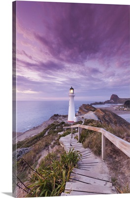 New Zealand, North Island, Castlepoint, Castlepoint Lighthouse, dawn