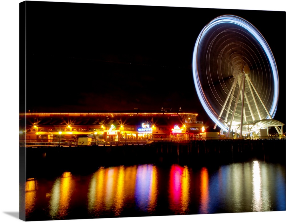 North America, USA, Washington, Seattle, Seattle Great Wheel in reflections and Motion