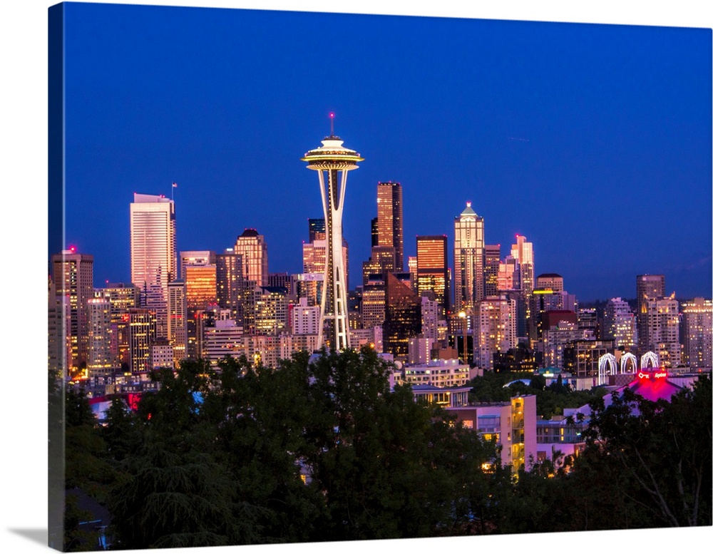 North America, USA, Washington, Seattle, Seattle Skyline at Dusk