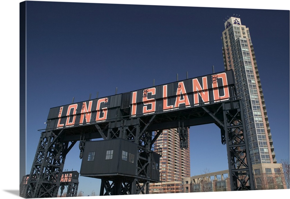 NYC, Queens: Long Island City, Long Island City Ferry Piers Park and Highrises
