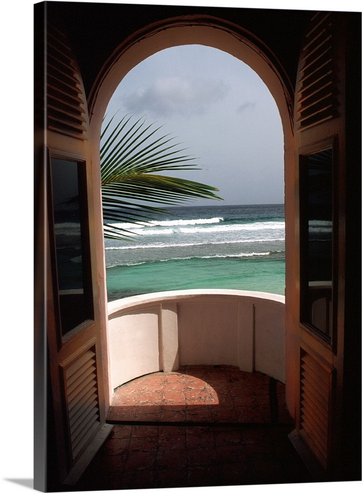 Welcome to the Caribbean: Open door to the water.