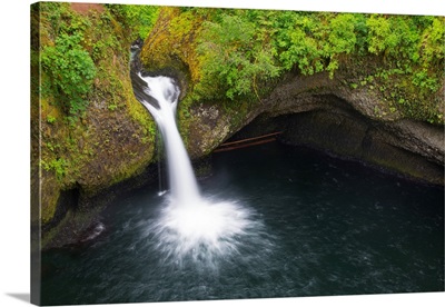 Or, Columbia River Gorge National Scenic Area, Punch Bowl Falls