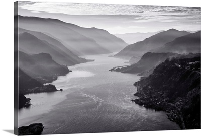 Oregon, aerial landscape looking west down the Columbia Gorge