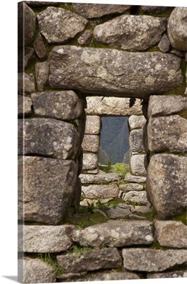 Peru, Machu Picchu, aligned windows in stone house ruins