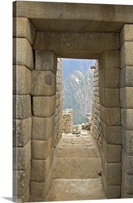 Peru, Machu Picchu, Close-up of double-jamb doorway entrance