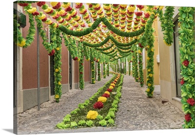 Portugal, Trays Festival, Neighborhoods decorated with flowers and garlands