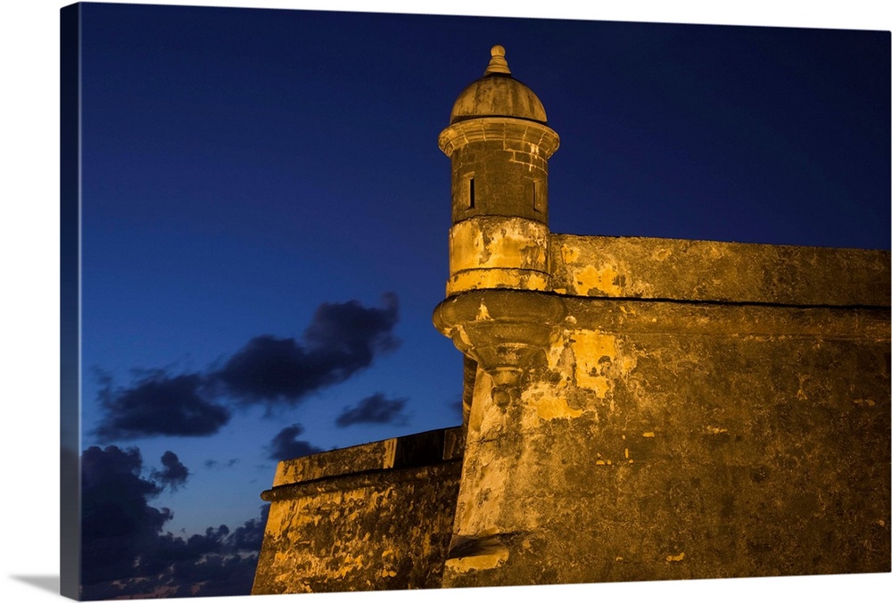 Puerto Rico, San Juan, Old San Juan, San Felipe del Morro Fort, El Morro, fortress walls and watchtower, dusk