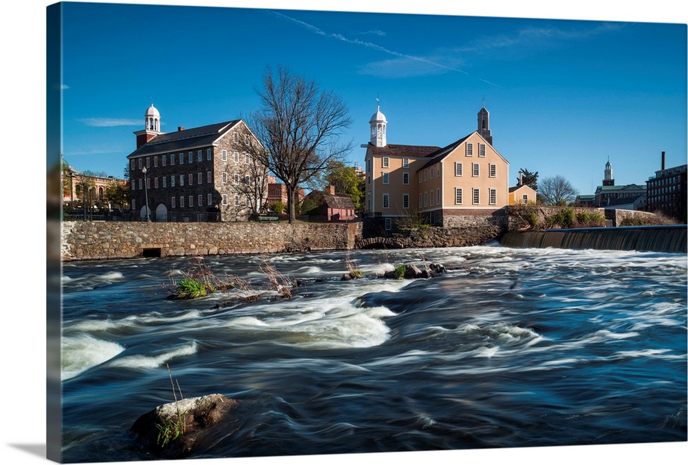 USA, Rhode Island, Pawtucket, Slater Mill Historic Site, first water-powered cotton spinning mill in North America, built ...