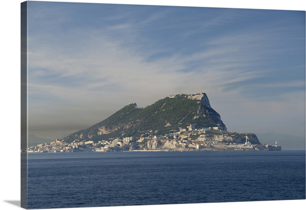 United Kingdom, Iberian Peninsula, Rock of Gibraltar (aka Jabal al Tariq). Monolithic limestone promontory off the tip of ...