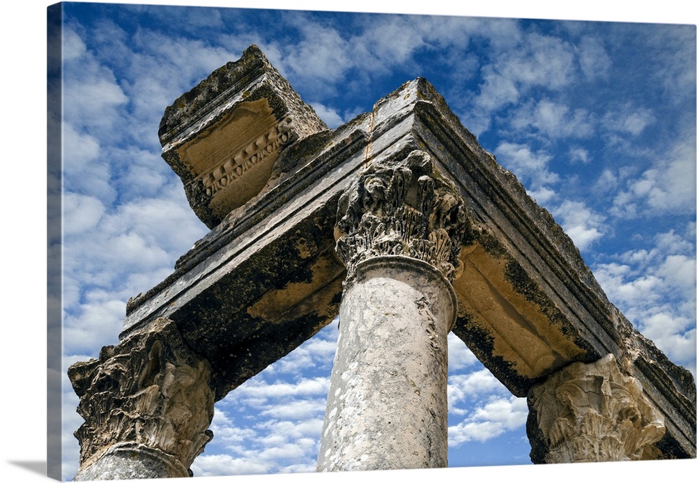 Roman Ruins Temple of Juno Caelestis, 3rd Century B.C., Dougga Archaeological Site, UNESCO World Heritage Site, Tunisia, N...