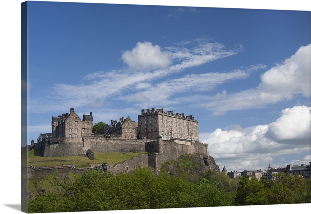 Scotland, Edinburgh. Historic Edinburgh Castle.