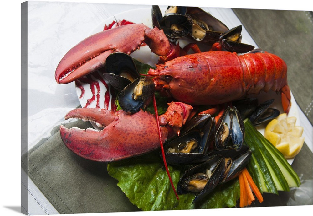 Souris, Prince Edward Island. Fresh lobster at the FIddlin Lobster restaurant.