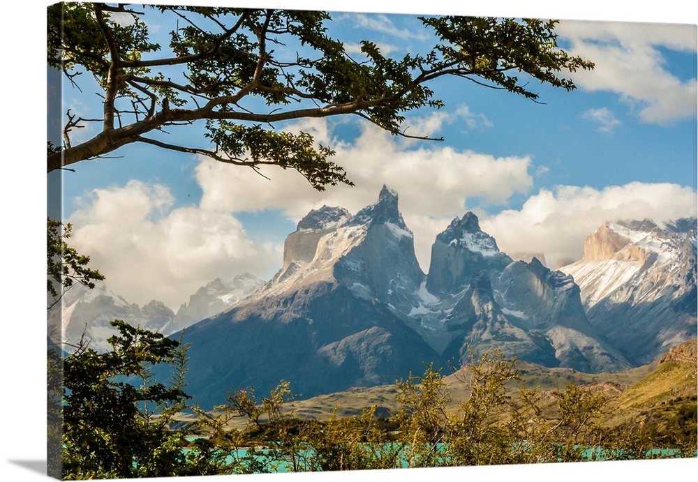 South America, Chile, Patagonia. Lake Pehoe and The Horns mountains.