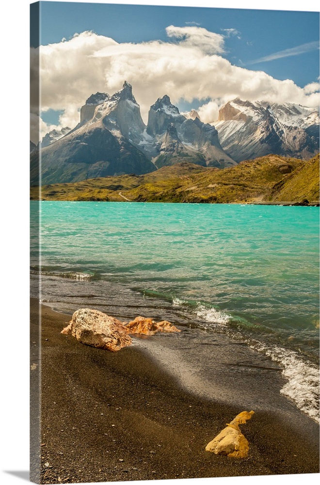 South America, Chile, Patagonia. Lake Pehoe and The Horns mountains.