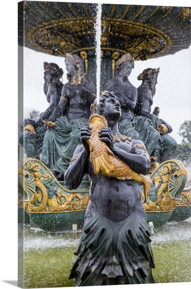 Statue in Fountain. Place de la Concorde. Paris.