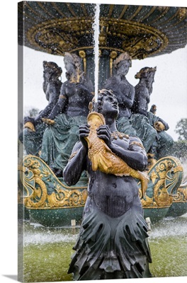 Statue In Fountain Place De La Concorde Paris