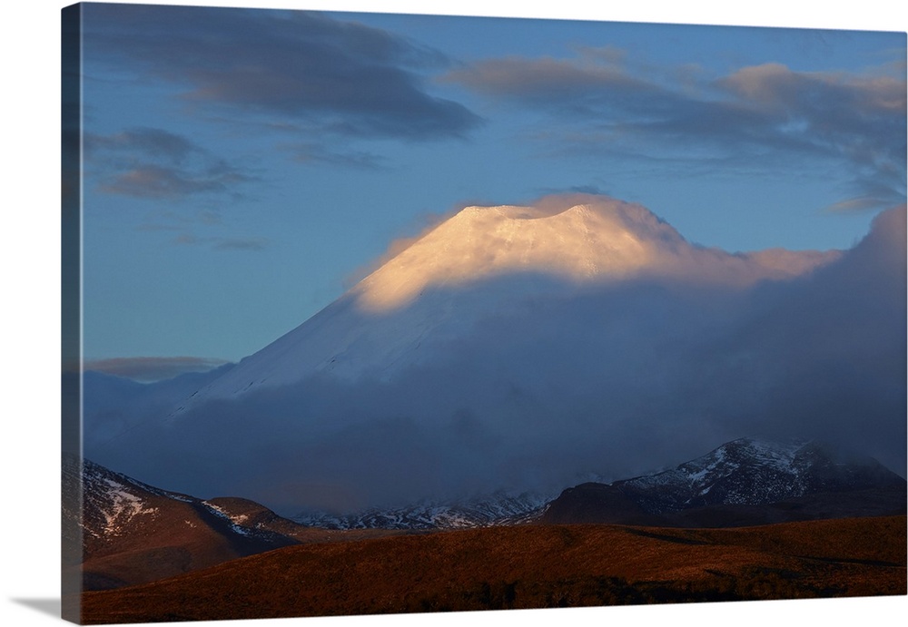 Sunset on Mt. Ngauruhoe, Tongariro National Park, Central Plateau, North Island, New Zealand