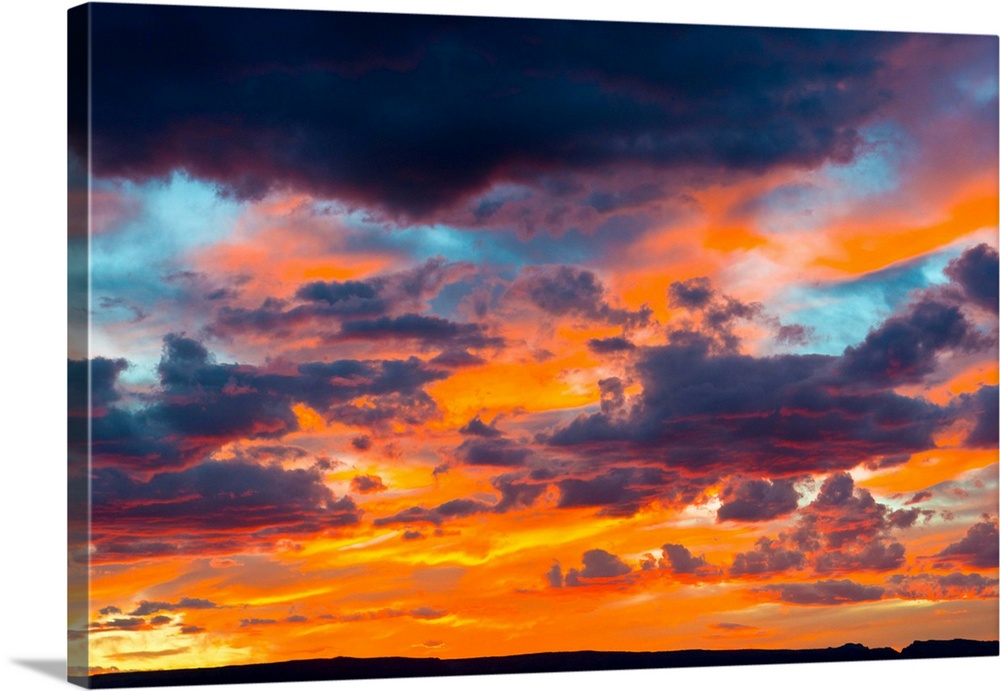 North America, USA, Arizona, Sunset over Page.
