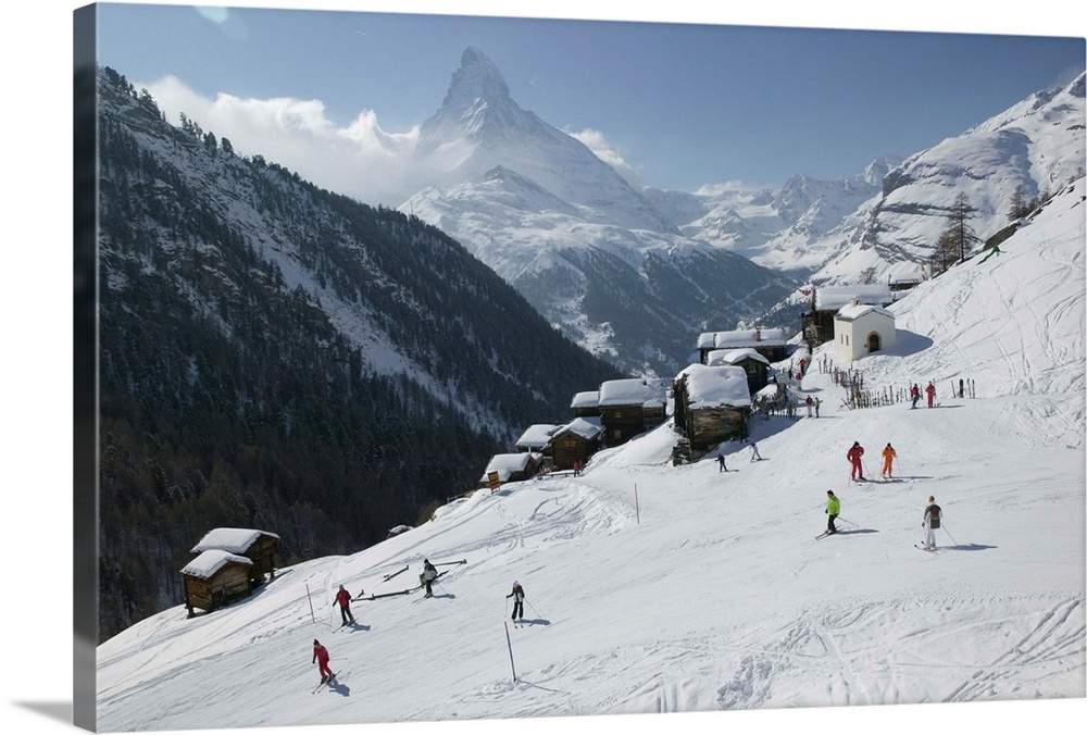 SWITZERLAND-Wallis/Valais-ZERMATT:.Findeln / Winter.Mountain Ski Village