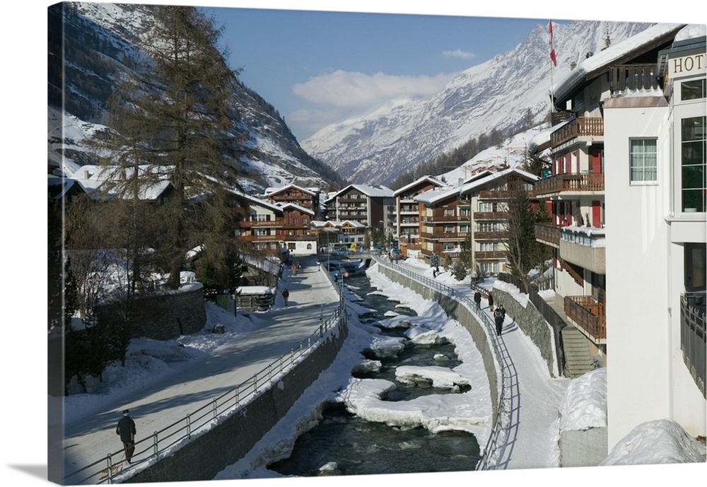 SWITZERLAND-Wallis/Valais-ZERMATT:.Ski Chalets along the Mattervispa River / Winter... Walter Bibikow 2005