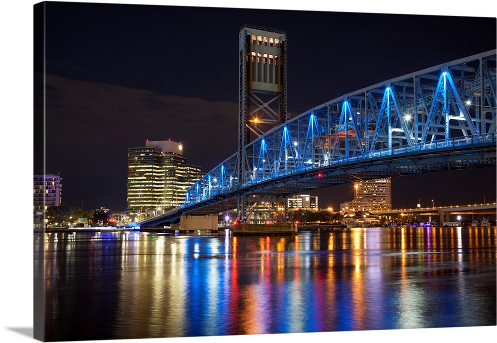 North America, USA, Florida, Jacksonville, The Main Street Bridge also known as the Blue Bridge across the St. Johns River.