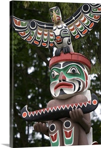 Totem pole located in Stanley Park at Vancouver, British Columbia, Canada image thumbnail